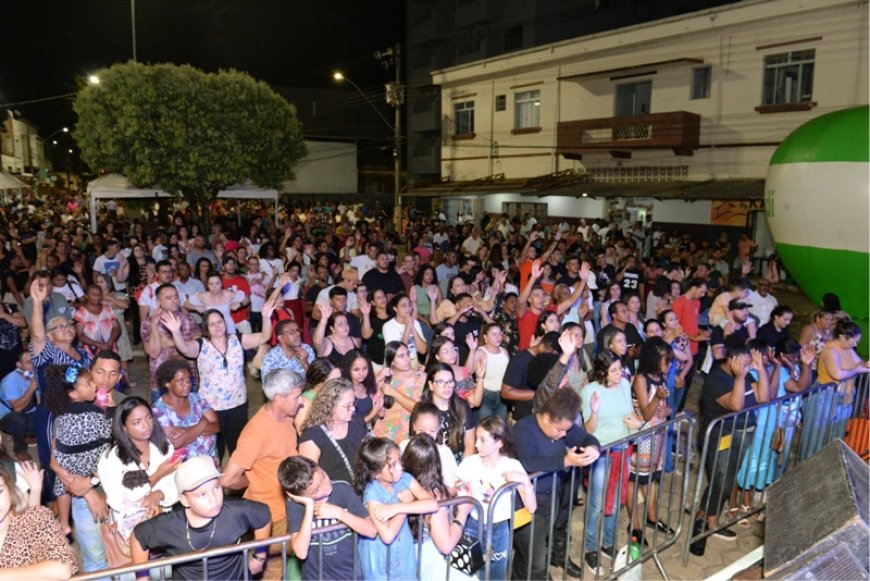 Prefeitura de Pains promove noite de adoração com o show gospel de Gabriel Guedes