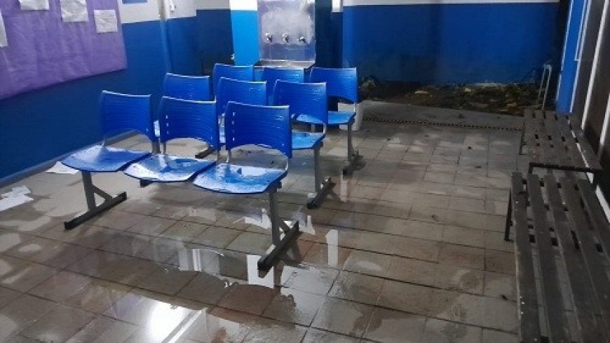 Consultório de unidade de saúde em Divinópolis sofre danos durante chuva e atendimentos odontológicos são suspensos