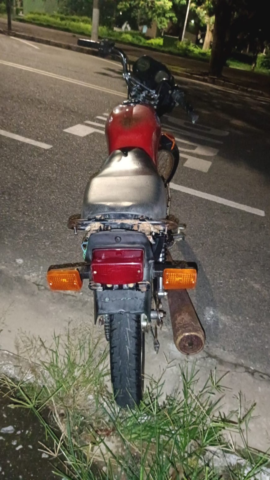 Jovem inabilitado é detido em MG ao ser flagrado em moto sem placa, sem retrovisores e com chassi raspado