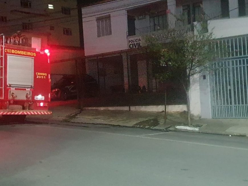 Homem é preso após colocar fogo em sala de delegacia da Polícia Civil no interior de MG