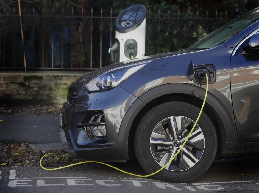 A difícil transição para carros elétricos em uma Europa em ciclo eleitoral